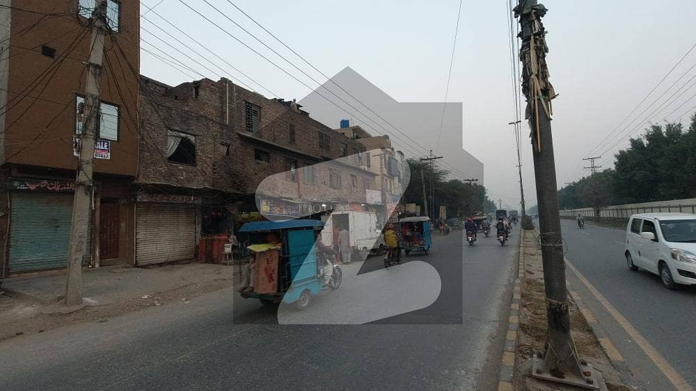 1 Marla Commercial Building For Sale In Cantt Saddar Lahore.