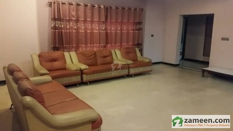 Upper Portion For Rent In A Nice Family House