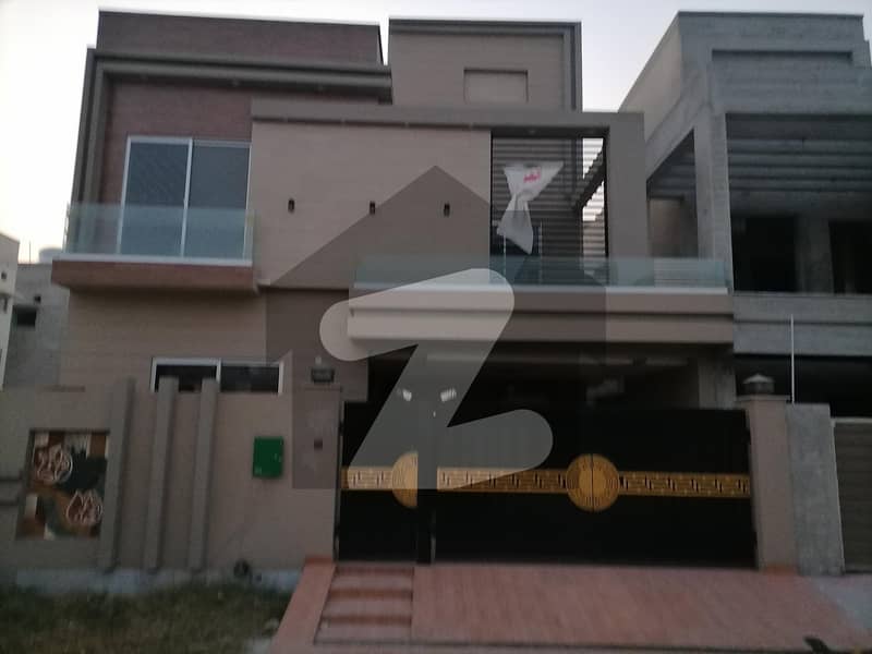 In Bahria Nasheman - Zinia House Sized 8 Marla For sale