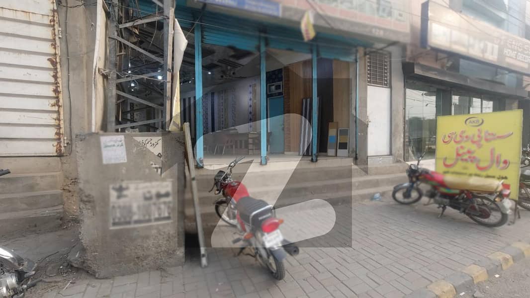 Good 1125 Square Feet Building For Sale In Scheme Mor