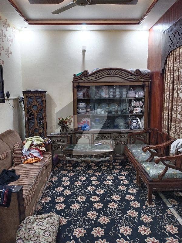 فیصل ٹاؤن ۔ بلاک ڈی فیصل ٹاؤن لاہور میں 4 کمروں کا 5 مرلہ مکان 1.6 کروڑ میں برائے فروخت۔