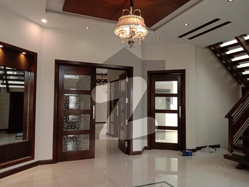 Prime Location 10 Marla Full House Available For Rent In Dha Phase 8 Block M