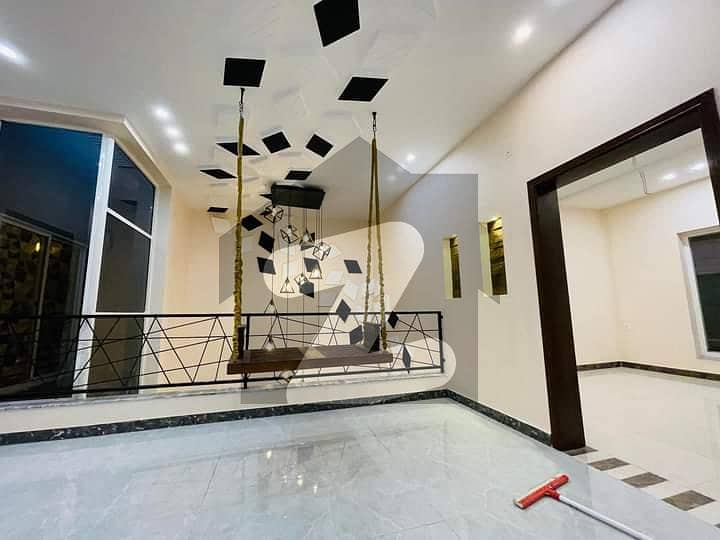 ایڈن ایگزیکیٹو ایڈن گارڈنز فیصل آباد میں 3 کمروں کا 5 مرلہ مکان 1.9 کروڑ میں برائے فروخت۔