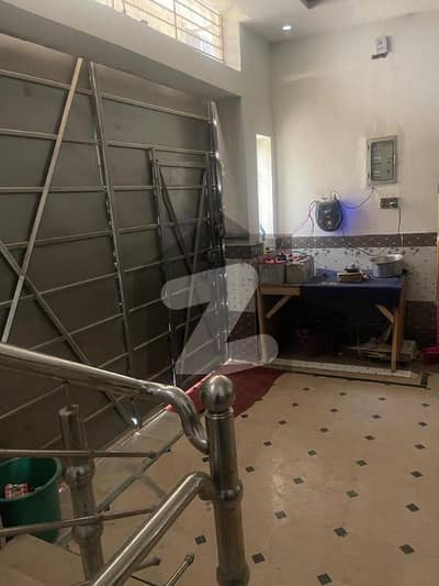 ایمرالڈ لودجیس شیر علی ٹاؤن پشاور میں 5 کمروں کا 3 مرلہ مکان 1.5 کروڑ میں برائے فروخت۔