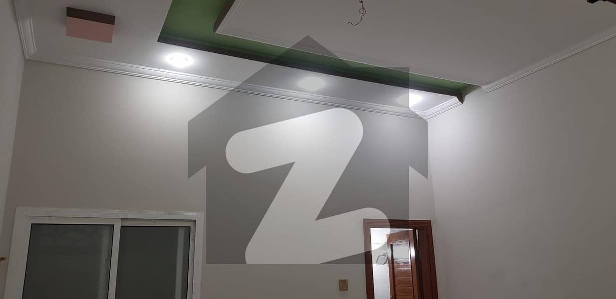 ڈلا زیک روڈ پشاور میں 7 کمروں کا 5 مرلہ مکان 2.3 کروڑ میں برائے فروخت۔