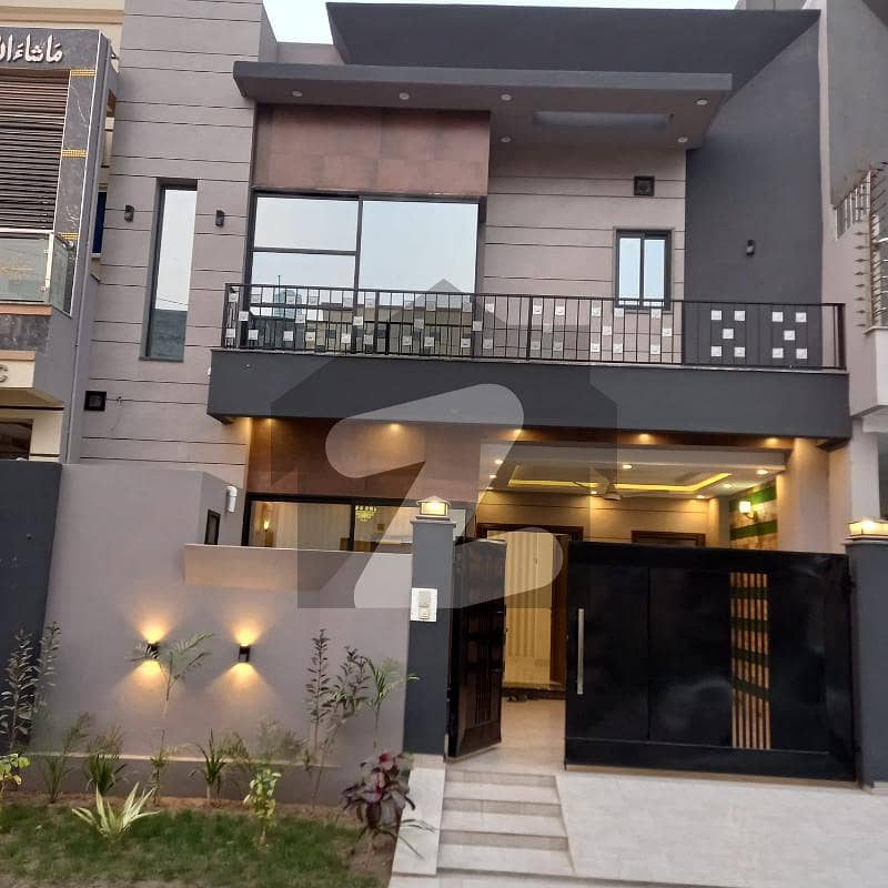 5 Marla Brand New Modern House Available For Sale