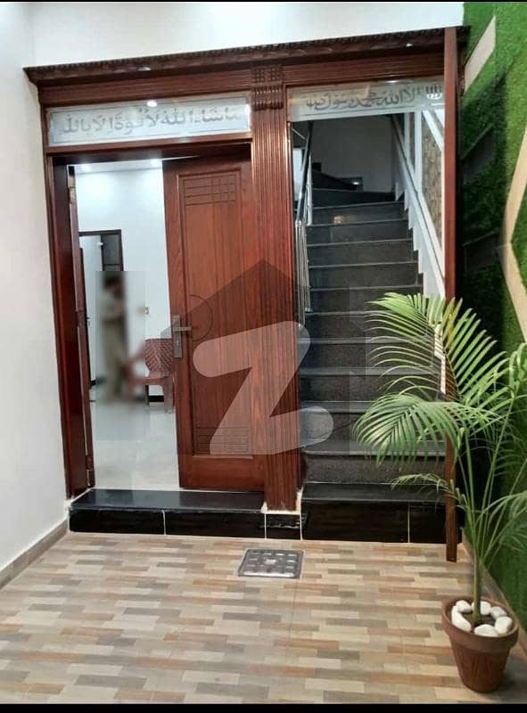 فیروزپور روڈ لاہور میں 3 کمروں کا 3 مرلہ مکان 92 لاکھ میں برائے فروخت۔