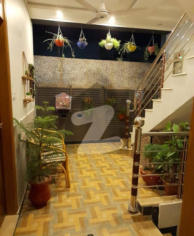 حیات آباد فیز 7 حیات آباد پشاور میں 6 کمروں کا 3 مرلہ مکان 1.85 کروڑ میں برائے فروخت۔