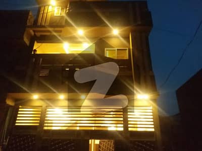 حیات آباد فیز 7 حیات آباد پشاور میں 6 کمروں کا 3 مرلہ مکان 1.8 کروڑ میں برائے فروخت۔
