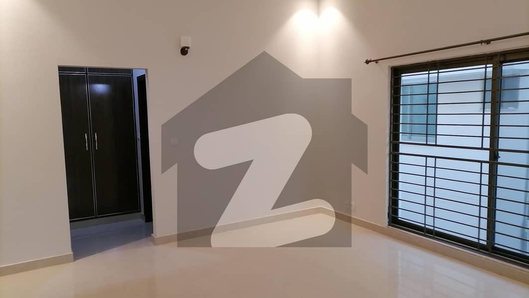ڈی ایچ اے ڈیفنس - ولا کمیونٹی ڈی ایچ اے ڈیفینس بہاولپور میں 4 کمروں کا 15 مرلہ مکان 2.7 کروڑ میں برائے فروخت۔