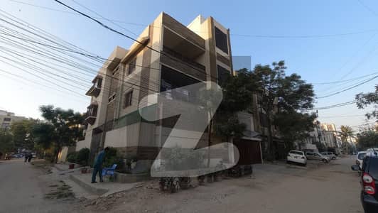 پی ای سی ایچ ایس بلاک 2 پی ای سی ایچ ایس جمشید ٹاؤن کراچی میں 4 کمروں کا 12 مرلہ بالائی پورشن 4.95 کروڑ میں برائے فروخت۔