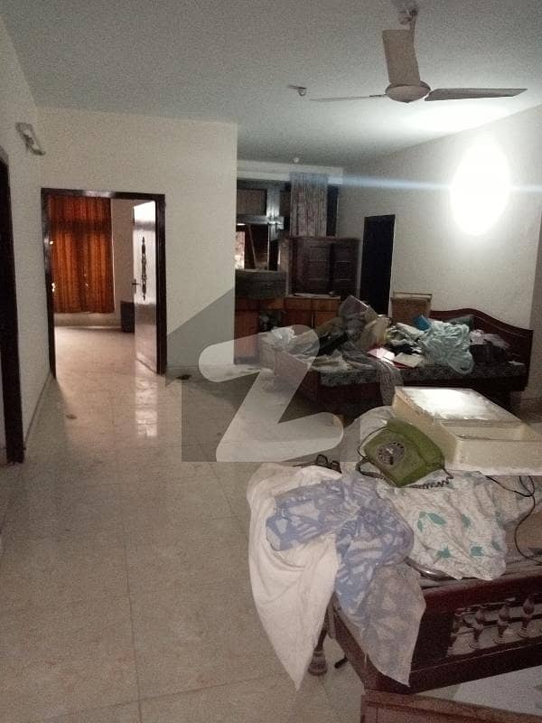 گارڈن ٹاؤن - اتاترک بلاک گارڈن ٹاؤن لاہور میں 5 کمروں کا 1.05 کنال مکان 7 کروڑ میں برائے فروخت۔