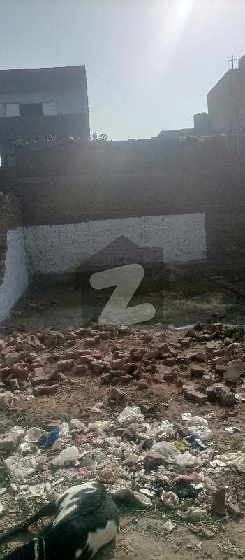 شیر علی روڈ لاہور میں 3 مرلہ رہائشی پلاٹ 40 لاکھ میں برائے فروخت۔