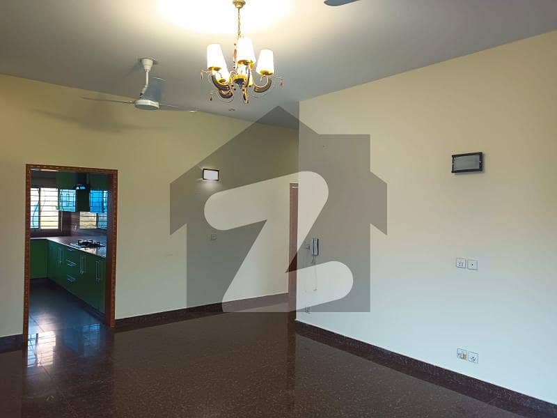 01 Kanal Beautiful Upper Portion With Separate Entrance Available for Rent in DHA Phase 6