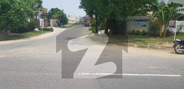 10 Marla Plot On Prime Ready To Build Your Dream House In Lake City Sector M 2a