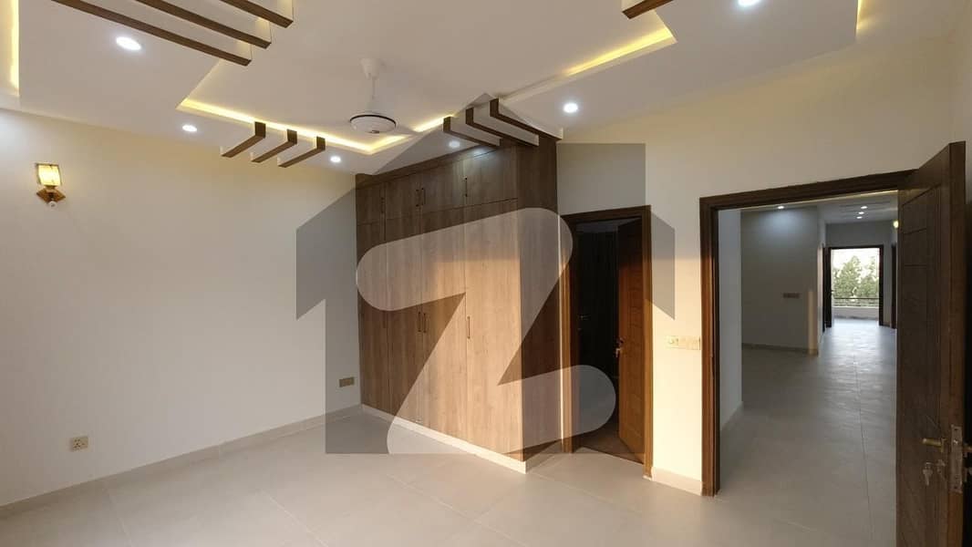 Perfect 250 Square Yards House In Bahria Town - Precinct 30 For sale