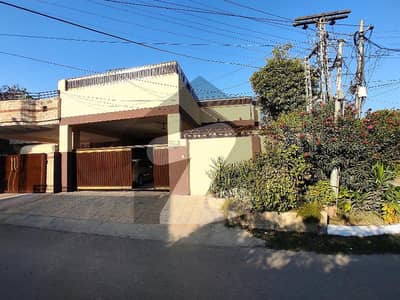 آرمی آفیسرز کالونی راولپنڈی میں 5 کمروں کا 10 مرلہ مکان 2.7 کروڑ میں برائے فروخت۔