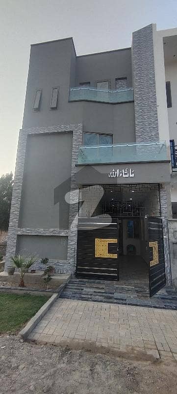 عباس بنگلوں رحیم یار خان میں 4 کمروں کا 4 مرلہ مکان 1.3 کروڑ میں برائے فروخت۔