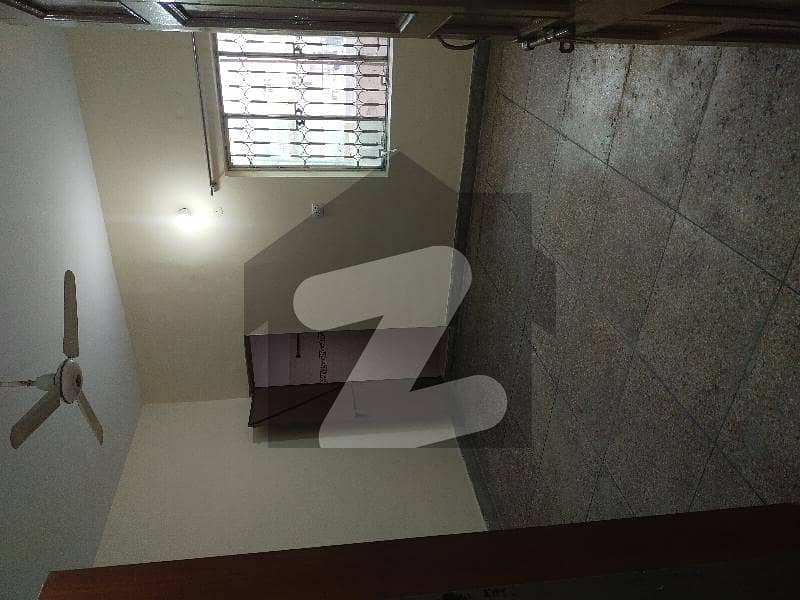 ماڈل ٹاؤن ۔ بلاک ایل ماڈل ٹاؤن لاہور میں 3 کمروں کا 10 مرلہ بالائی پورشن 55 ہزار میں کرایہ پر دستیاب ہے۔