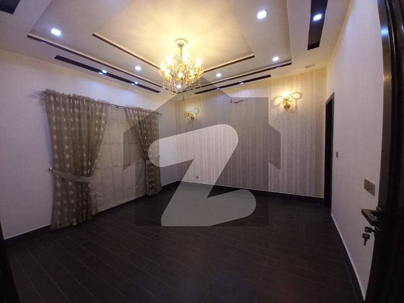 بحریہ ٹاؤن ۔ بلاک ای ای بحریہ ٹاؤن سیکٹرڈی بحریہ ٹاؤن لاہور میں 7 کمروں کا 1 کنال مکان 1.75 لاکھ میں کرایہ پر دستیاب ہے۔