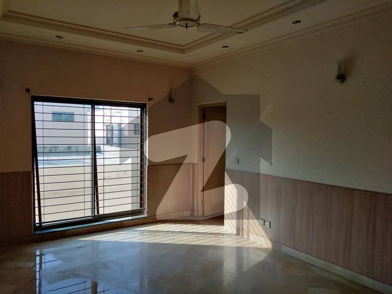 10 Marla Lower Portion For rent In Beautiful Paragon City
