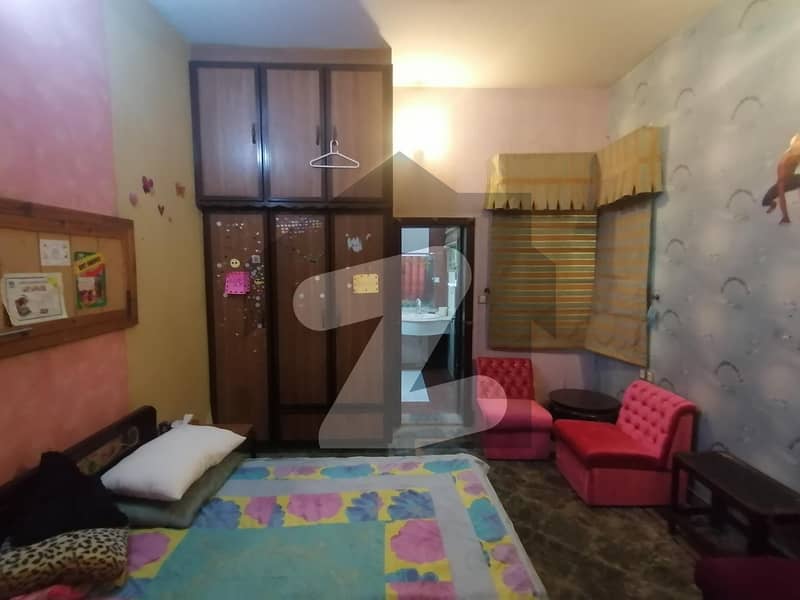 5.5 Marla Lower Portion In Bukhari Colony For rent