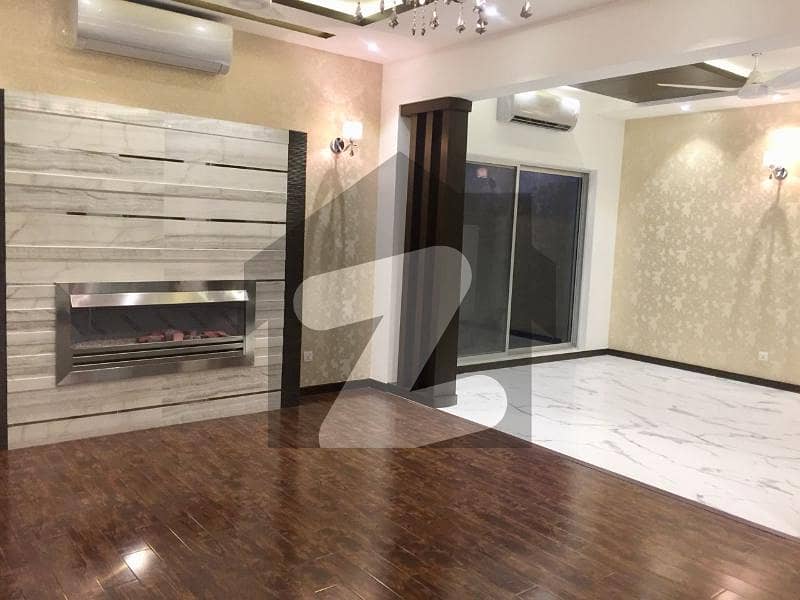 1 Kanal Modern Full House Available For Rent in DHA