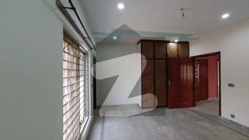 ماڈل ٹاؤن ۔ بلاک ڈی ماڈل ٹاؤن لاہور میں 5 کمروں کا 1 کنال مکان 8 کروڑ میں برائے فروخت۔