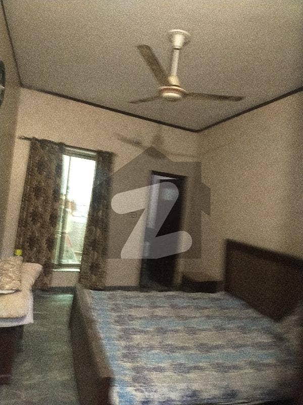 شوکت ٹاؤن لاہور میں 6 کمروں کا 6 مرلہ مکان 1.4 کروڑ میں برائے فروخت۔