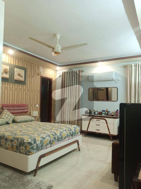 نارتھ ناظم آباد ۔ بلاک ایف نارتھ ناظم آباد کراچی میں 3 کمروں کا 1 کنال بالائی پورشن 5 کروڑ میں برائے فروخت۔