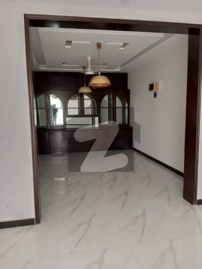 1 Kanal Full House With 3 Cars Parking And A Phasing Park Front Of House Available For Rent At Main Road Gulberg