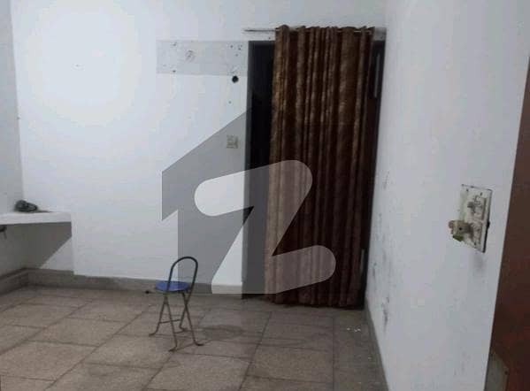 ماڈل ٹاؤن لِنک روڈ ماڈل ٹاؤن لاہور میں 4 کمروں کا 1 کنال مکان 4.75 کروڑ میں برائے فروخت۔