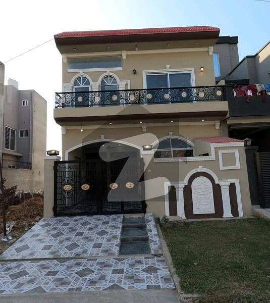 Ideally Located House For sale In Formanites Housing Scheme - Block N Available