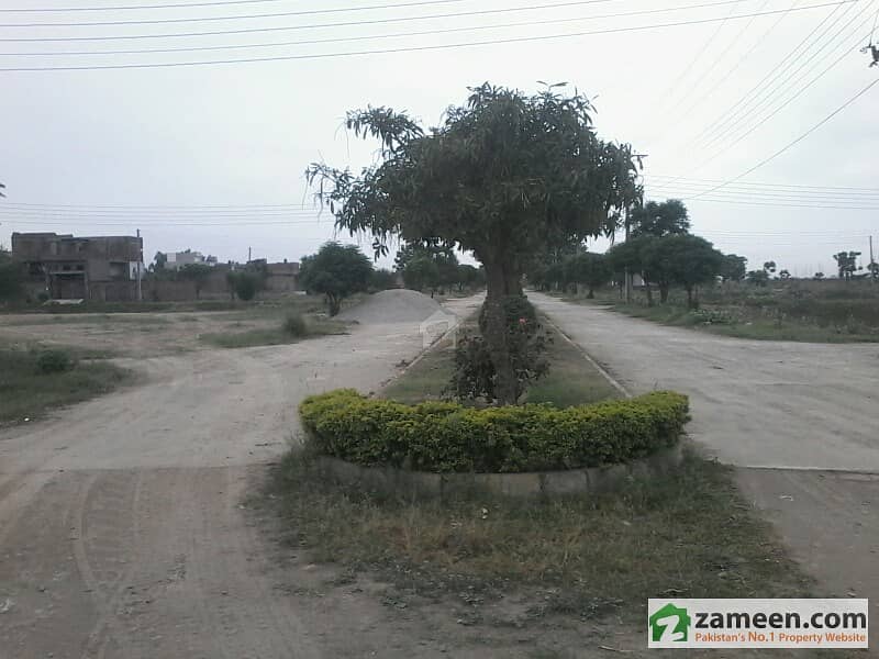 Very Good Sight Corner Plot For Sale - GDA Authorized
