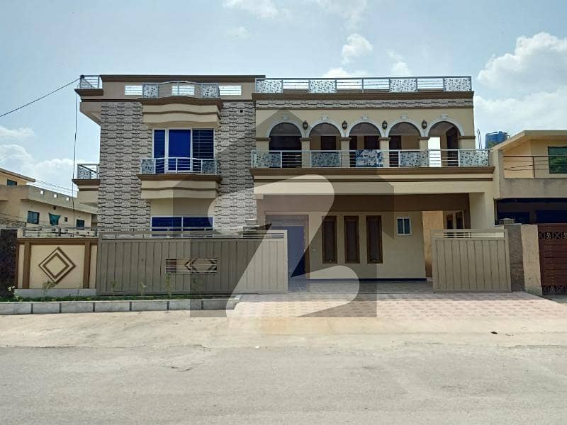 سوان گارڈن اسلام آباد میں 7 کمروں کا 15 مرلہ مکان 4.6 کروڑ میں برائے فروخت۔