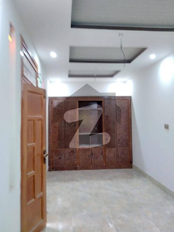 ورسک روڈ پشاور میں 6 کمروں کا 5 مرلہ مکان 40 ہزار میں کرایہ پر دستیاب ہے۔
