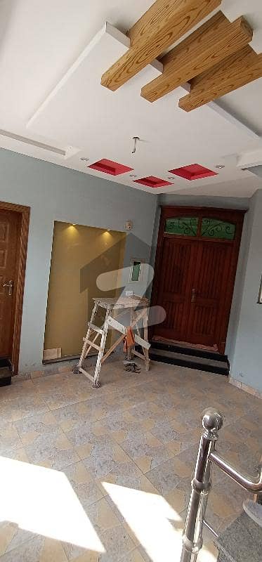 خدا بخش کالونی کینٹ لاہور میں 4 کمروں کا 6 مرلہ مکان 2 کروڑ میں برائے فروخت۔