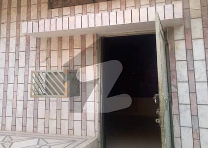 Centrally Located Room In Allama Iqbal Town - Khyber Block Is Available For rent