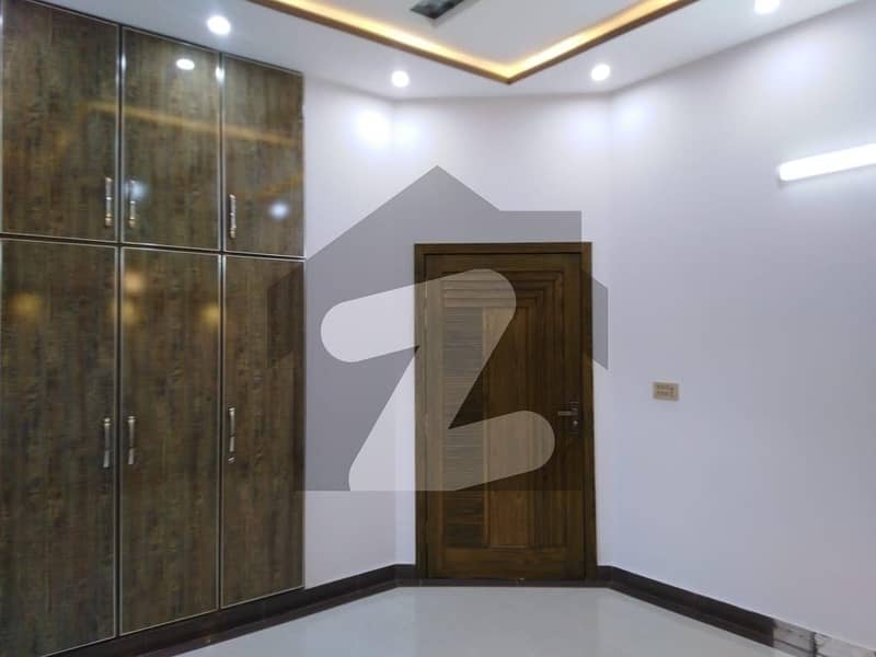 کینال گارڈن - ٹپ سیکٹر کینال گارڈن لاہور میں 3 کمروں کا 5 مرلہ مکان 1.75 کروڑ میں برائے فروخت۔