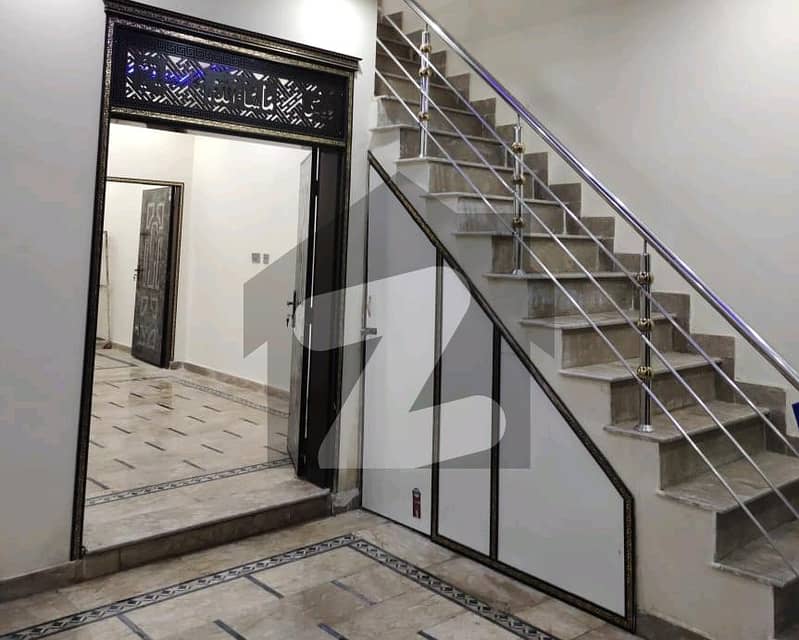 کینال بینک ہاؤسنگ سکیم لاہور میں 4 کمروں کا 3 مرلہ مکان 1.2 کروڑ میں برائے فروخت۔