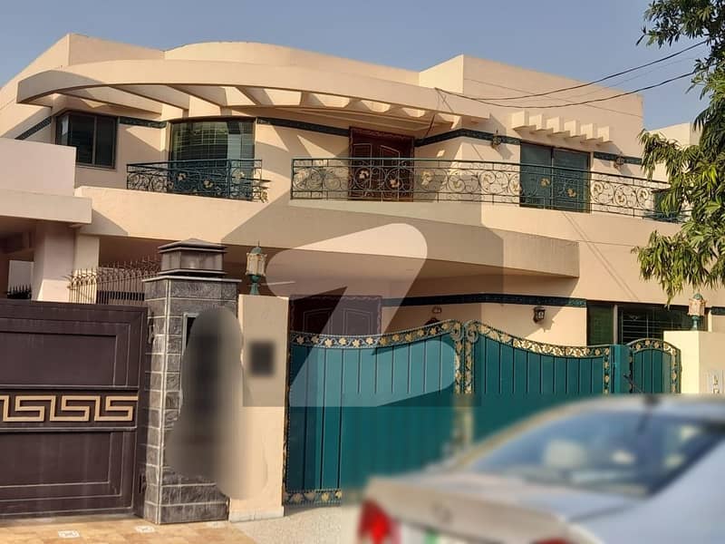 1 Kanal House In Central DHA Phase 4 For rent