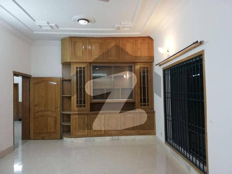 I 8/3 Park Face Tile Flooring 3 Bed Ground Portion Separate Gate 200k Final
