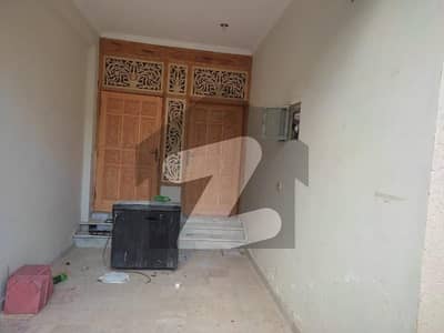 ایف ۔ 11/1 ایف ۔ 11 اسلام آباد میں 3 کمروں کا 12 مرلہ مکان 1.5 لاکھ میں کرایہ پر دستیاب ہے۔