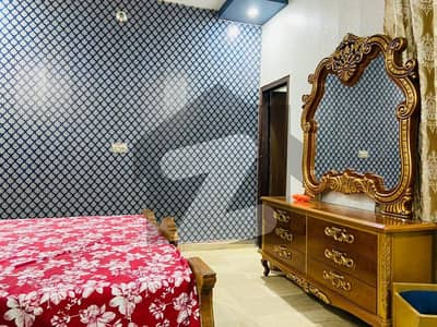 سلطان ٹاؤن لاہور میں 4 کمروں کا 9 مرلہ مکان 2 کروڑ میں برائے فروخت۔