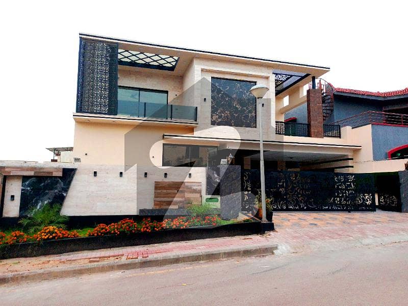 1 Kanal Beautiful New House With 5 Bedrooms For Sale Phase 3