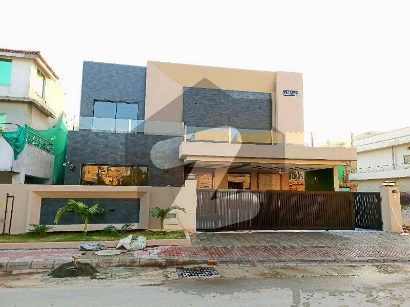 بحریہ ٹاؤن فیز 3 بحریہ ٹاؤن راولپنڈی راولپنڈی میں 5 کمروں کا 1 کنال مکان 8.94 کروڑ میں برائے فروخت۔