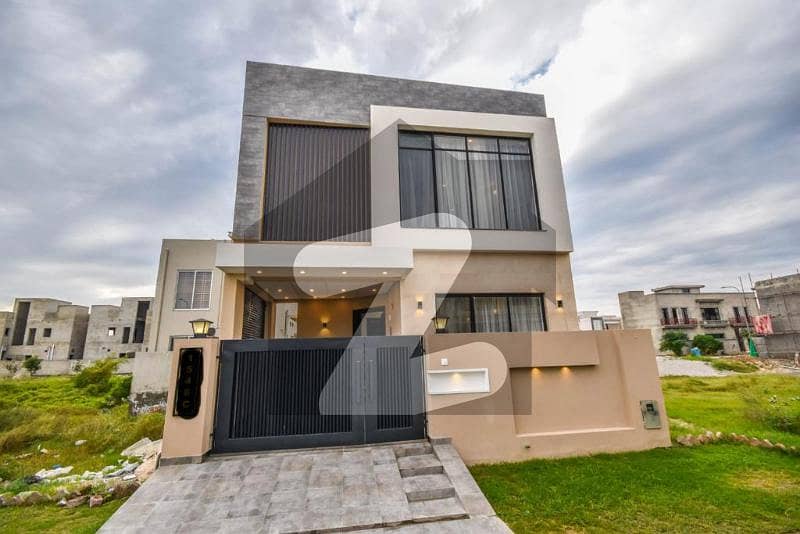 5 MARLA BRAND NEW ULTRA MODERN HOUSE FOR RENT DHA 9 TOWN HOT LOCATION
