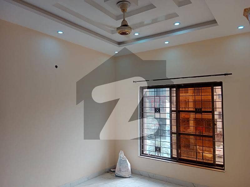 اعوان ٹاؤن لاہور میں 3 کمروں کا 3 مرلہ مکان 75 لاکھ میں برائے فروخت۔