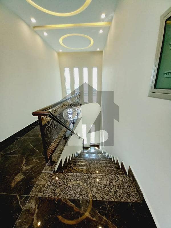 1 Kanal Slightly Used Upper Portion For Rent in DHA phase 8