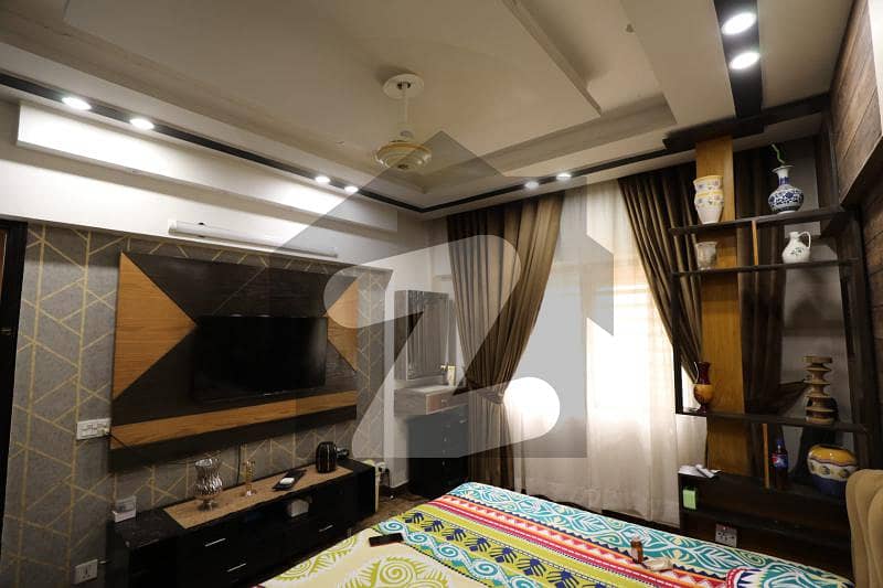 یونیورسٹی روڈ کراچی میں 3 کمروں کا 15 مرلہ فلیٹ 2.8 کروڑ میں برائے فروخت۔